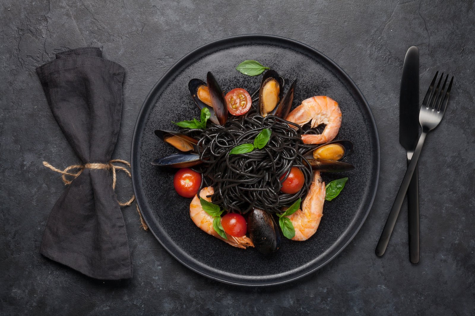 black-seafood-spaghetti-pasta.jpg